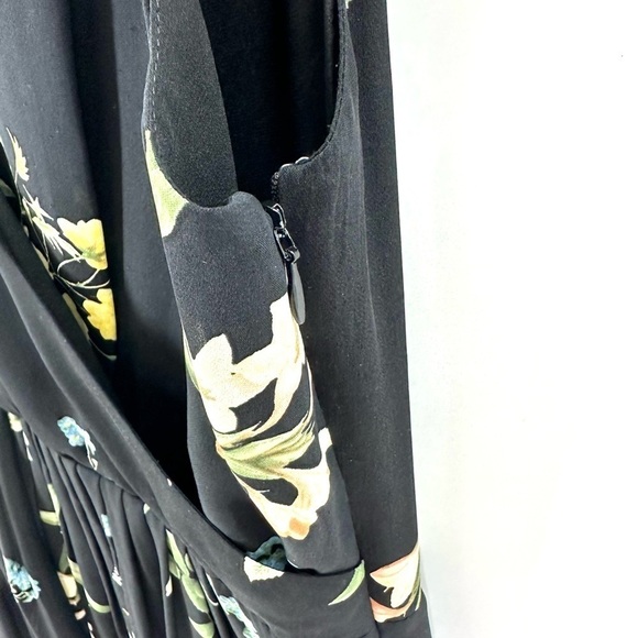 Joie Silk Braydon Dress Size Large Floral Black Caviar Wrap Bust Pleated Skirt - Picture 8 of 15